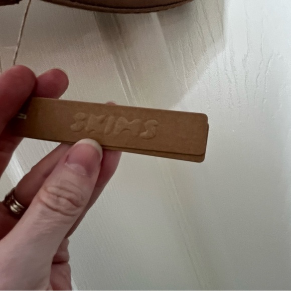 NWT SKIMS Sienna Weightless Scoop Bra Size 38H - Picture 3 of 9